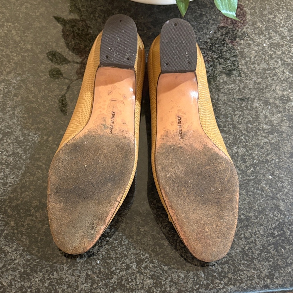 Salvatore Ferragamo Beige Leather Bow Flats - Picture 3 of 6